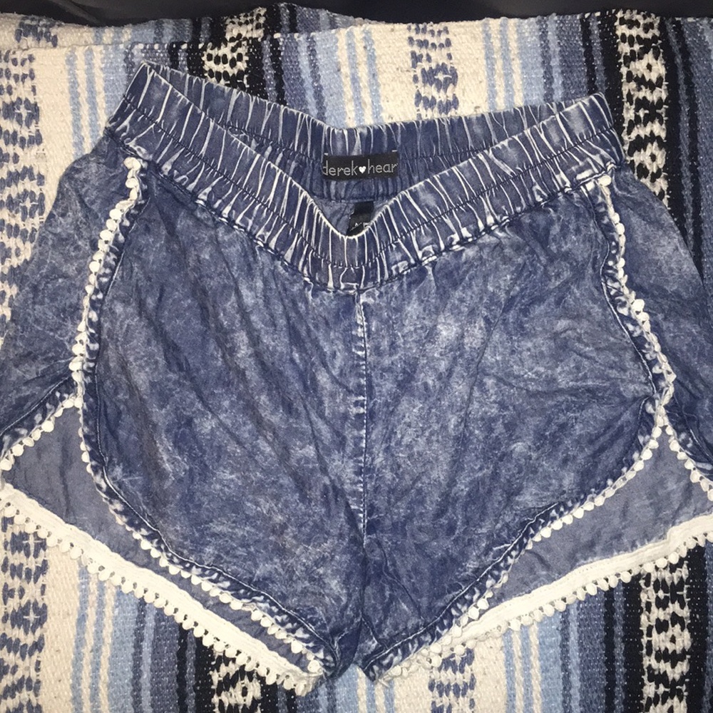 Derek Heart cloth shorts! Size M! Worn once!